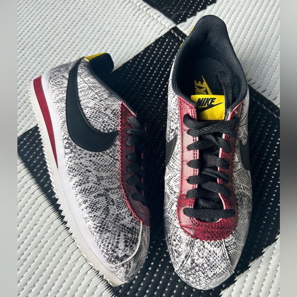 NIKE CORTEZ LEATHER “SNAKESKIN”WOMENS SIZE 9 - Picture 4 of 8